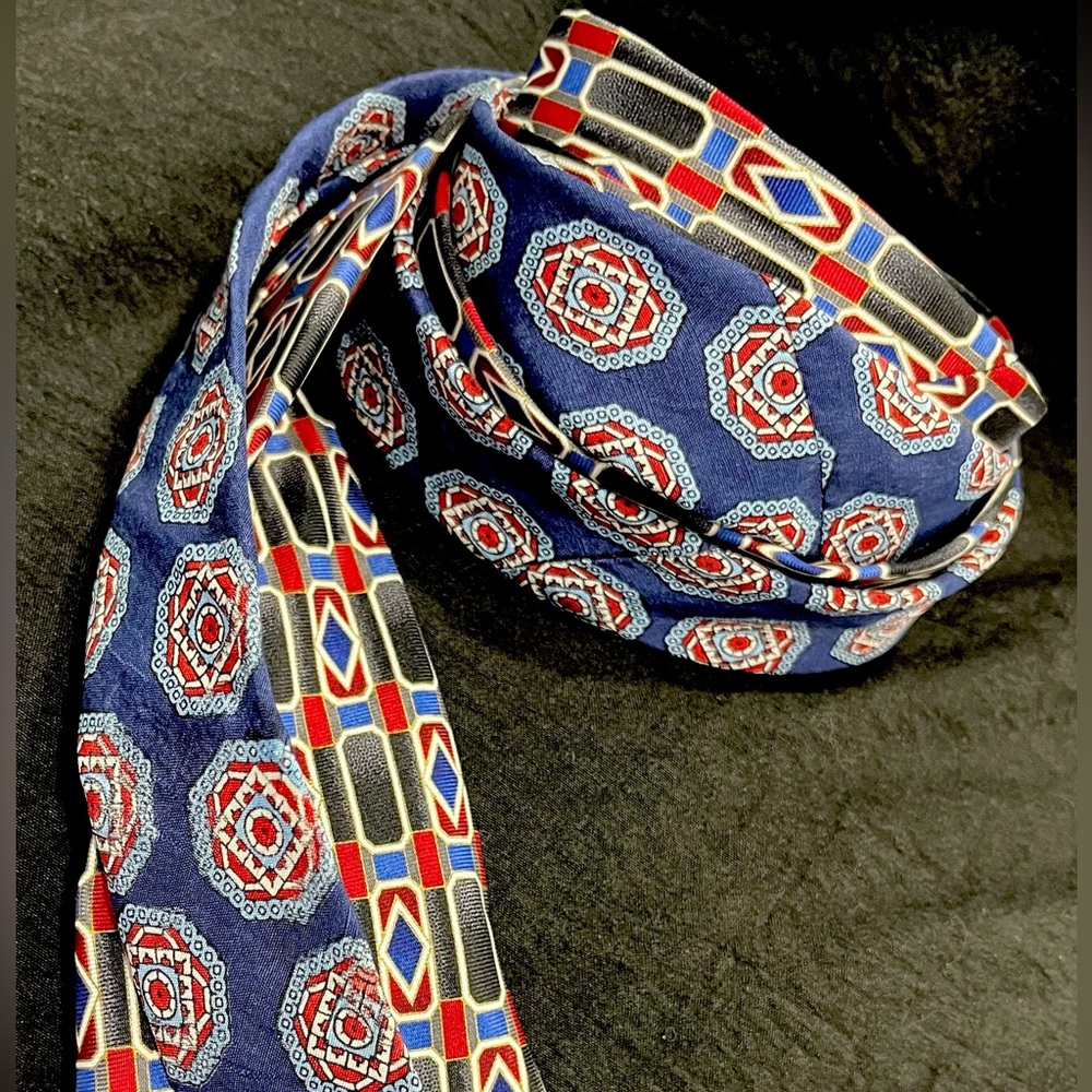 Geometric Patterned Unisex Silk Skinny Tie